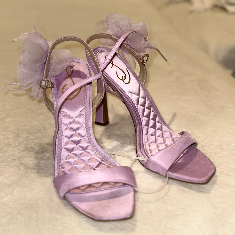 Sam Edelman size 8.5 LEANA FLOWER STRAP HEEL purple feathers